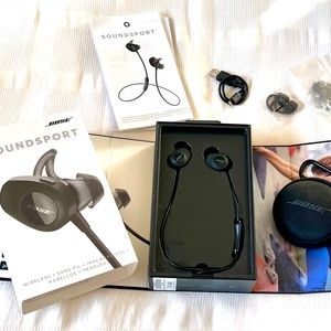 BOSE SoundSport Black Earbuds, Preowned, Like New Condition, $45